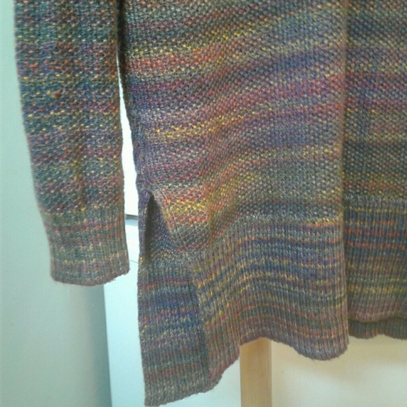 Woman's Sweater - Picture 3 of 8